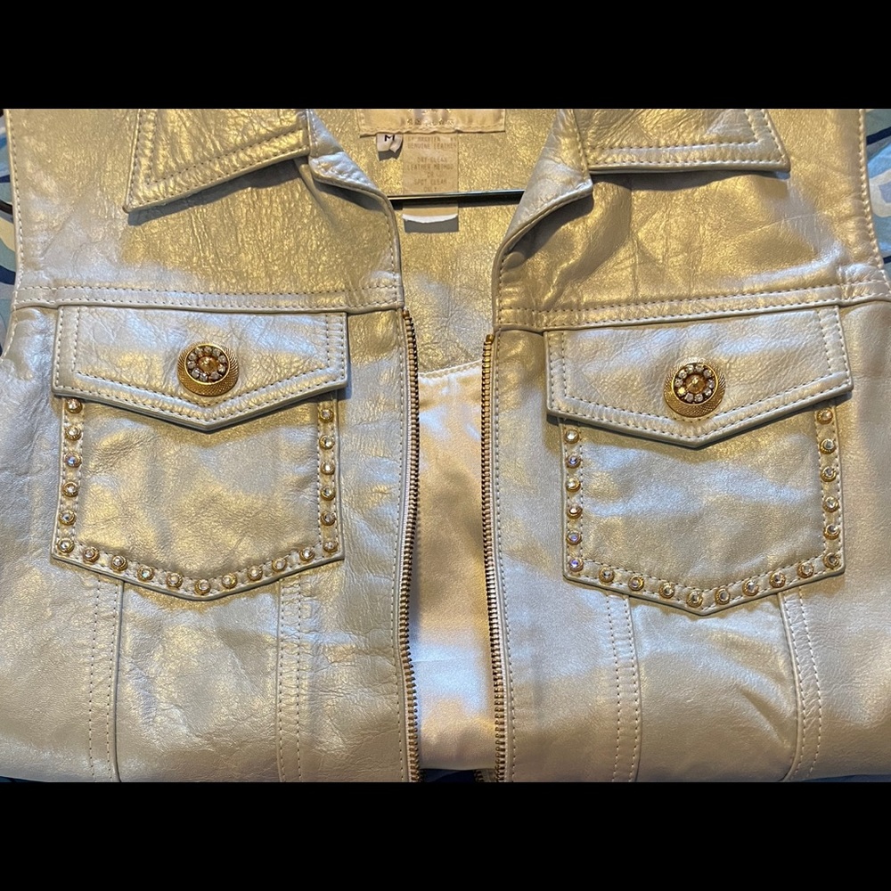 ST MAAETEN VINTAGE GENUINE LEATHER STUDDED VEST - Picture 3 of 6